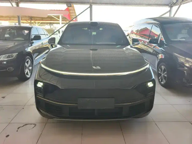 Li Auto L9 — Фото автомобиля 2