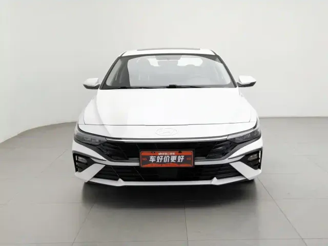 Hyundai Elantra — Фото автомобиля 3