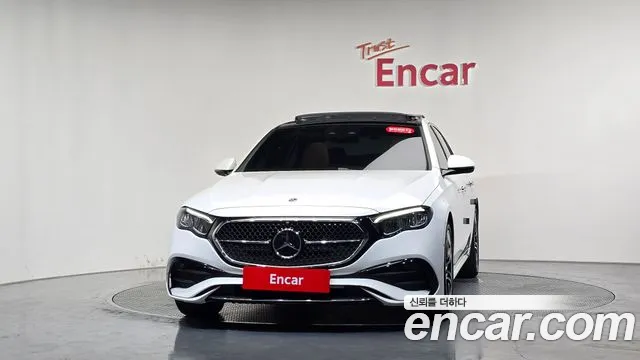 Mercedes-Benz E-Class — Фото автомобиля 3