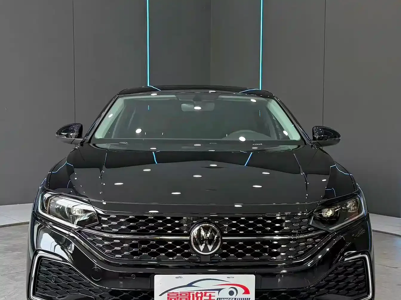 Volkswagen Passat 2025 Outstanding 380TSI Starlight Dragon Soaring Edition — Фото автомобиля 2