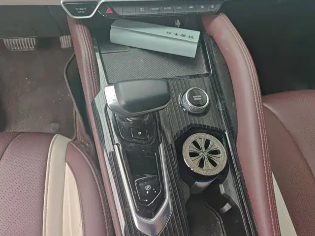 Geely Xingyue L — Фото автомобиля 16