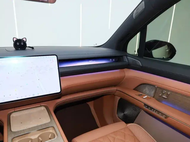 Nio ES8 — Фото автомобиля 26