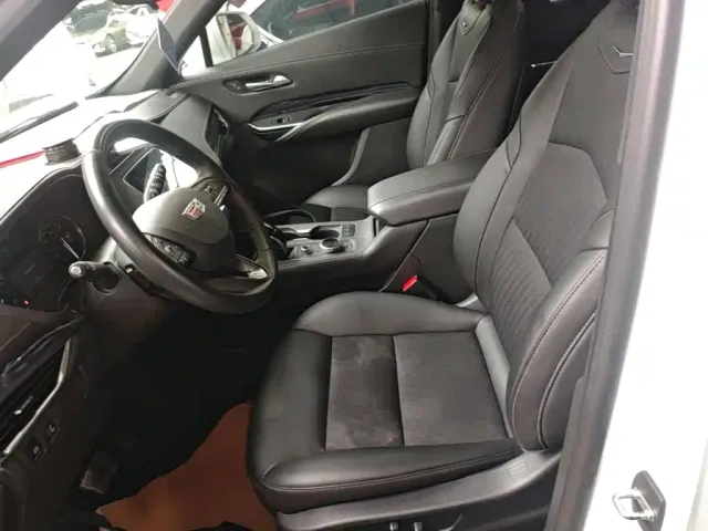 Cadillac XT4 — Фото автомобиля 14