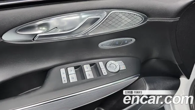 Genesis GV70 2.5T Бензин AWD — Фото автомобиля 24