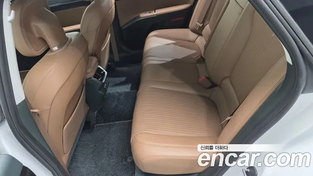 Hyundai Grandeur Grandeur (GN7) 2.5 Бензин 2WD — Фото автомобиля 25