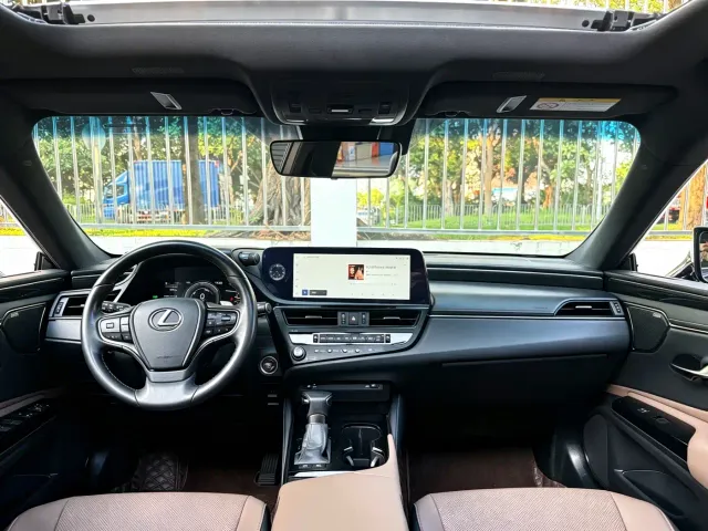 Lexus ES — Фото автомобиля 9