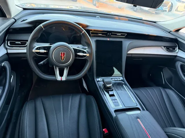 Hongqi H5 — Фото автомобиля 6
