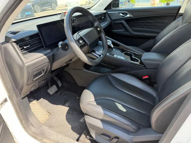 Roewe RX5 — Фото автомобиля 4