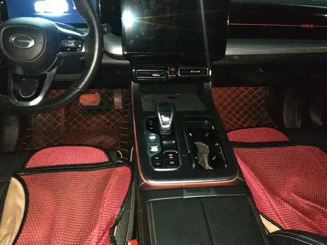 GAC Trumpchi GS8 — Фото автомобиля 16