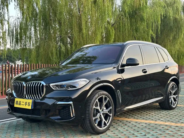 Фотография автомобиля — BMW X5