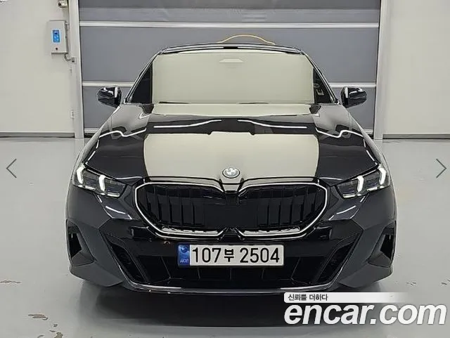 BMW 5 Series — Фото автомобиля 2