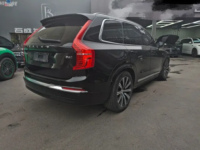 Volvo XC90 — Фото автомобиля 7