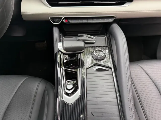 Geely Xingyue L — Фото автомобиля 9