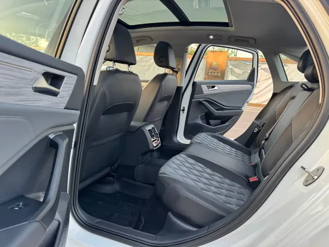 Volkswagen Sagitar — Фото автомобиля 10
