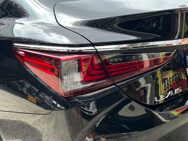 Lexus ES — Фото автомобиля 22