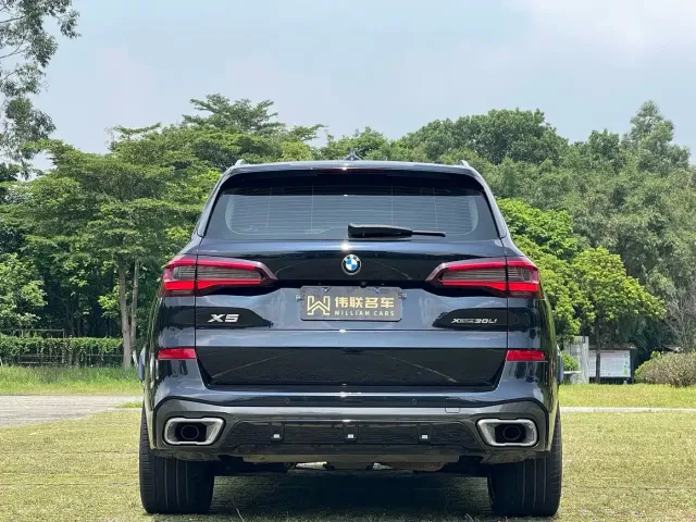 BMW X5 — Фото автомобиля 12