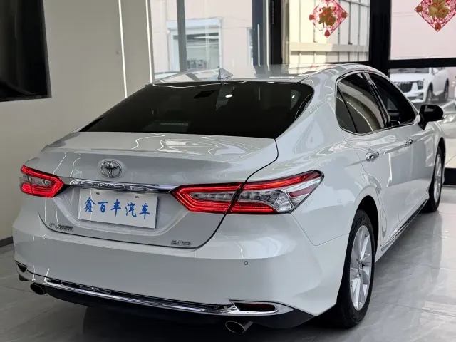 Toyota Camry — Фото автомобиля 10
