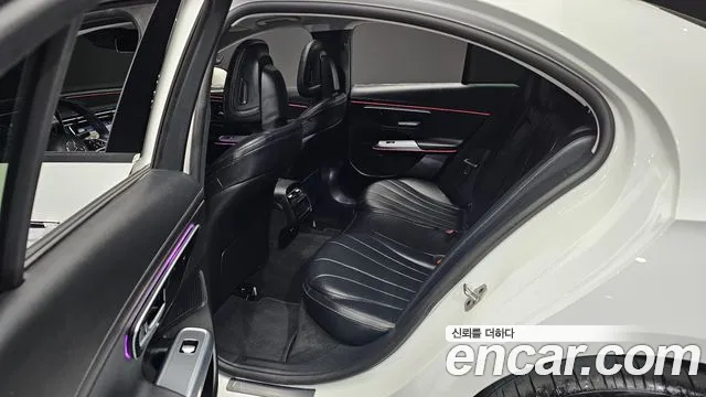 Mercedes-Benz E-Class — Фото автомобиля 11