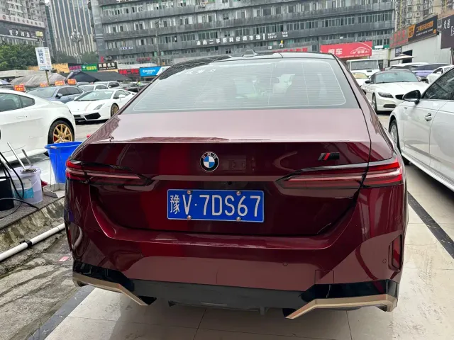 BMW 5 Series — Фото автомобиля 12