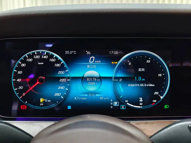 Mercedes-Benz E-Class — Фото автомобиля 23