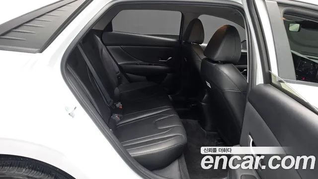 Hyundai Avante CN7 — Фото автомобиля 17
