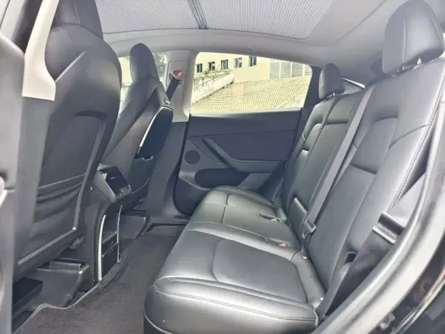 Tesla Model Y — Фото автомобиля 15