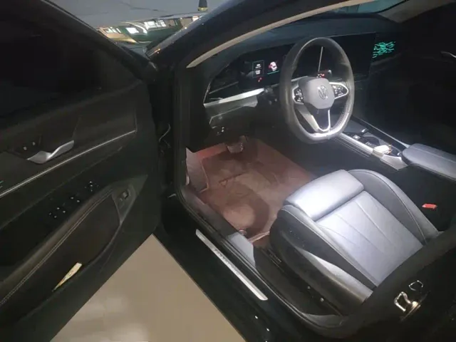 Volkswagen Passat — Фото автомобиля 15