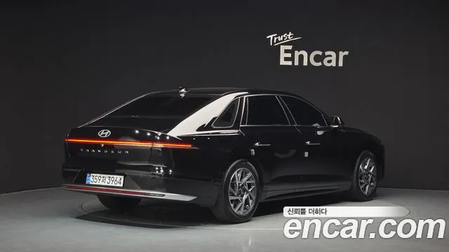 Hyundai Grandeur Grandeur (GN7) 2.5 Бензин 2WD — Фото автомобиля 2
