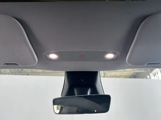Tesla Model Y — Фото автомобиля 10