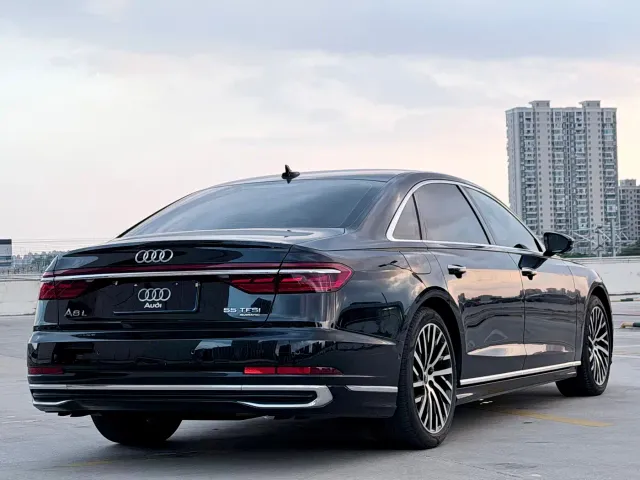 Audi A8 — Фото автомобиля 11