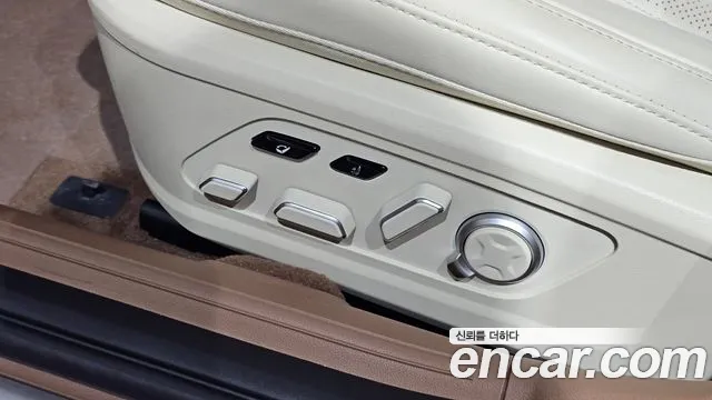 Hyundai Grandeur GN7 — Фото автомобиля 28