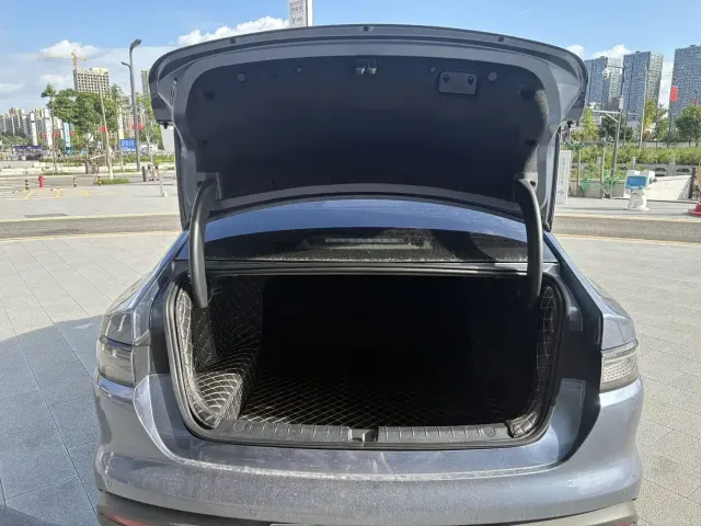 BYD Seal 05 DM-i — Фото автомобиля 8