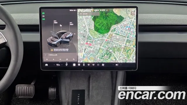 Tesla Model 3 — Фото автомобиля 11