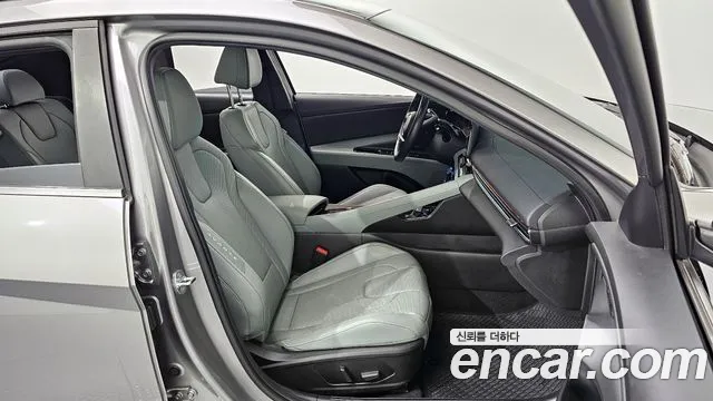 Hyundai AVANTE Новый Avante (CN7) — Фото автомобиля 12