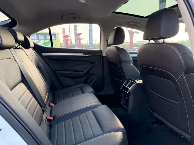 Skoda Superb — Фото автомобиля 15