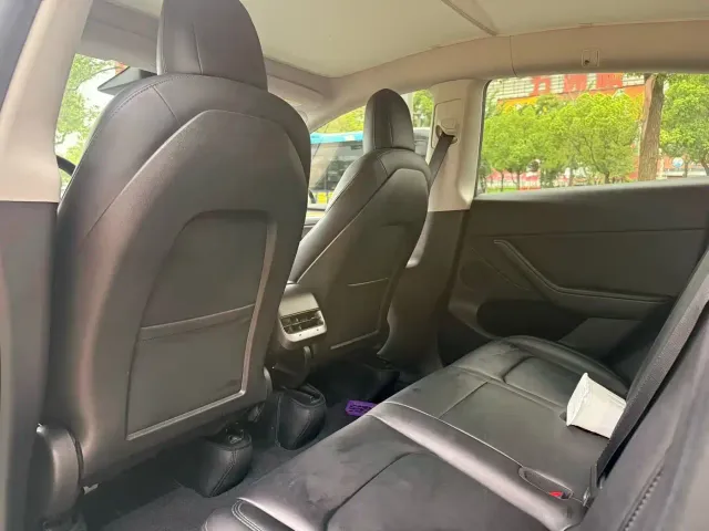Tesla Model Y — Фото автомобиля 6