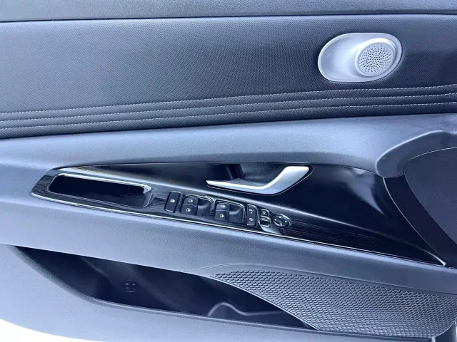 Hyundai Elantra — Фото автомобиля 9