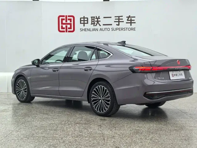 Volkswagen Passat — Фото автомобиля 2