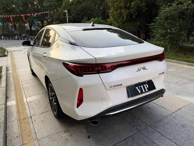 JAC Motors JAC A5 PLUS — Фото автомобиля 10