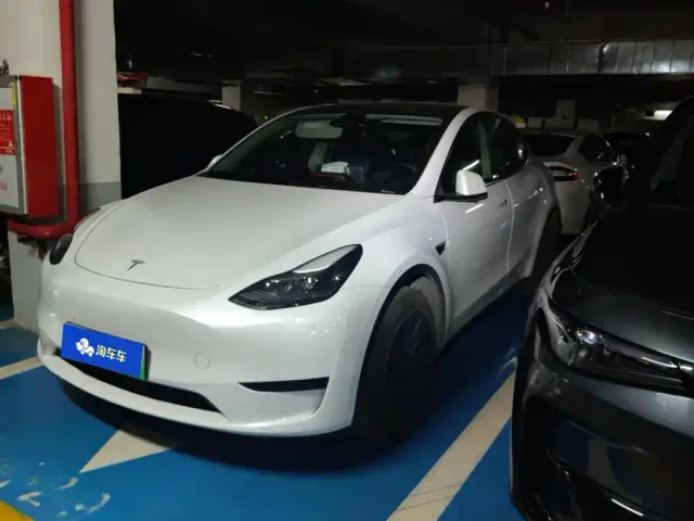 Фотография автомобиля — Tesla Model Y
