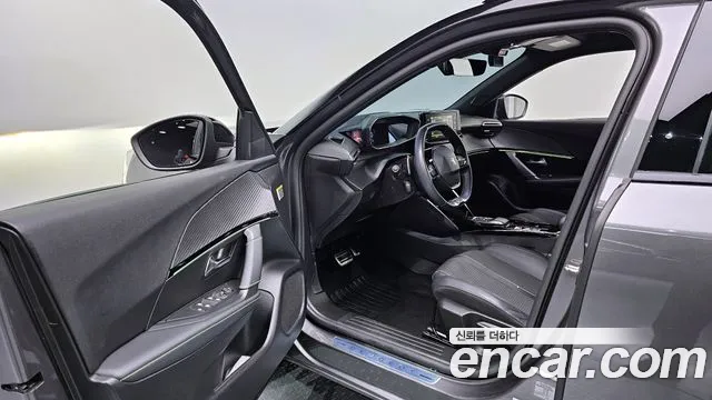 Peugeot 2008 — Фото автомобиля 10