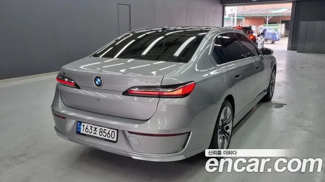 BMW 7 Series G70 — Фото автомобиля 4