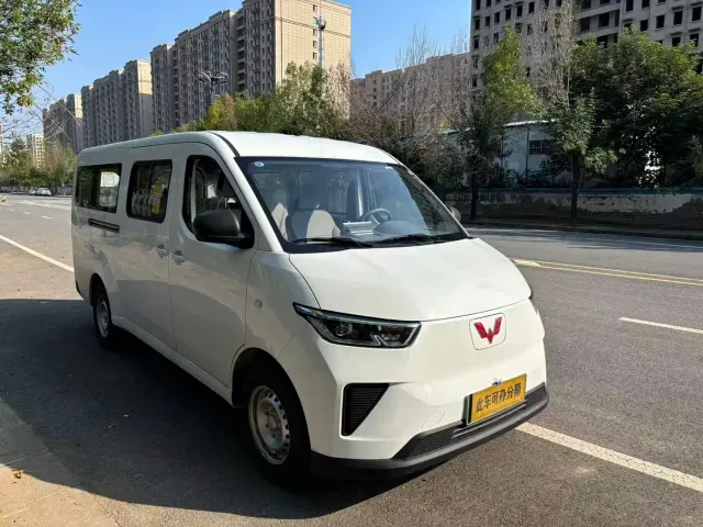 Wuling Yangguang — Фото автомобиля 9