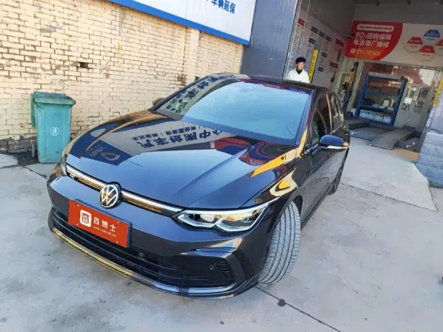 Фотография автомобиля — Volkswagen Golf