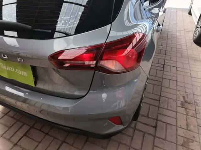 Ford Focus — Фото автомобиля 7