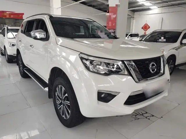 Nissan Terra — Фото автомобиля 3