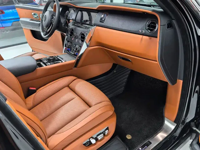 Rolls-Royce Cullinan — Фото автомобиля 19