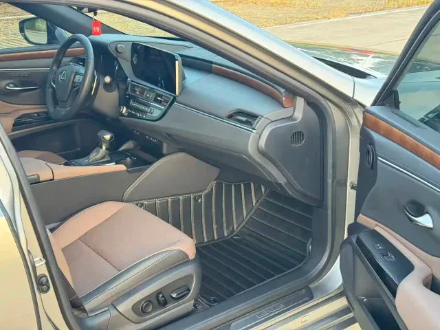 Lexus ES — Фото автомобиля 16