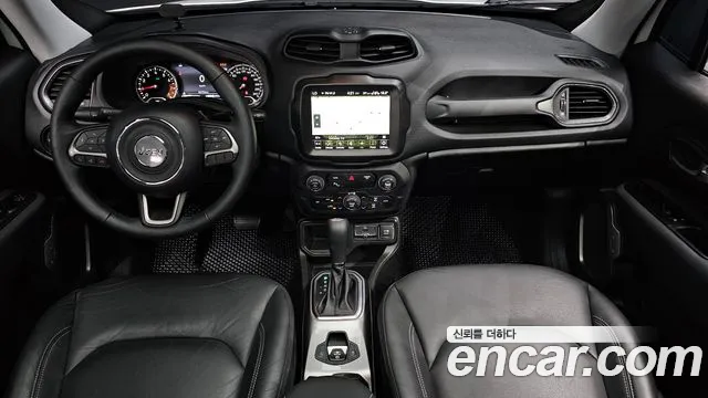 Jeep Renegade — Фото автомобиля 7