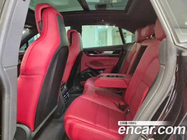 Porsche Macan Electric — Фото автомобиля 11